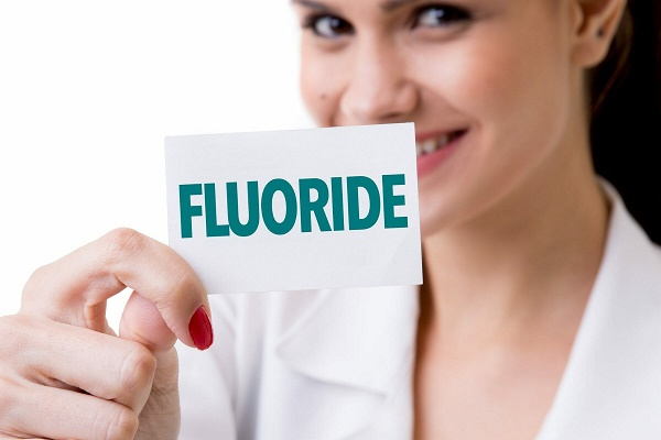 Fluoride trong kem đánh răng: Bí quyết bảo vệ nụ cười của bạn